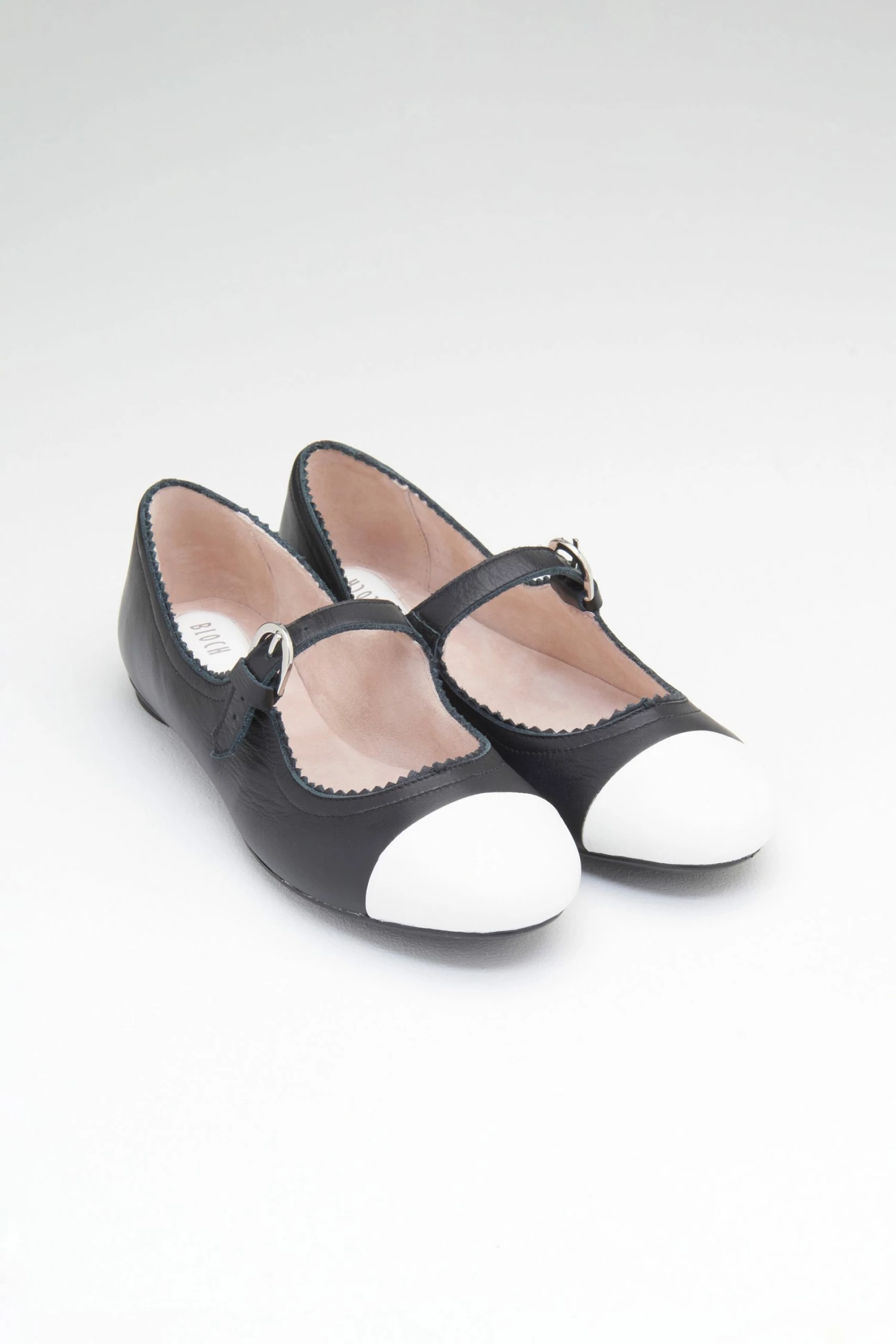Best Pirce ๐ BLOCHSTORE-US Ladies Cassiopeia Ballet Flats Black White Leather ๐ 3 Best Pirce ๐ BLOCHSTORE-US Ladies Cassiopeia Ballet Flats Black White Leather ๐ - Image 3