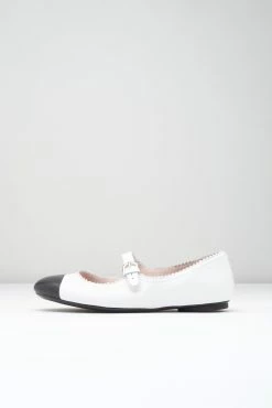 Brand new 👏 BLOCHSTORE-US Ladies Cassiopeia Ballet Flats White Black Leather 😀