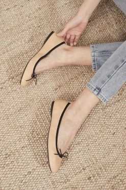 New ๐ BLOCHSTORE-US Ladies Nashira Ballet Flats Capuccino Leather โ